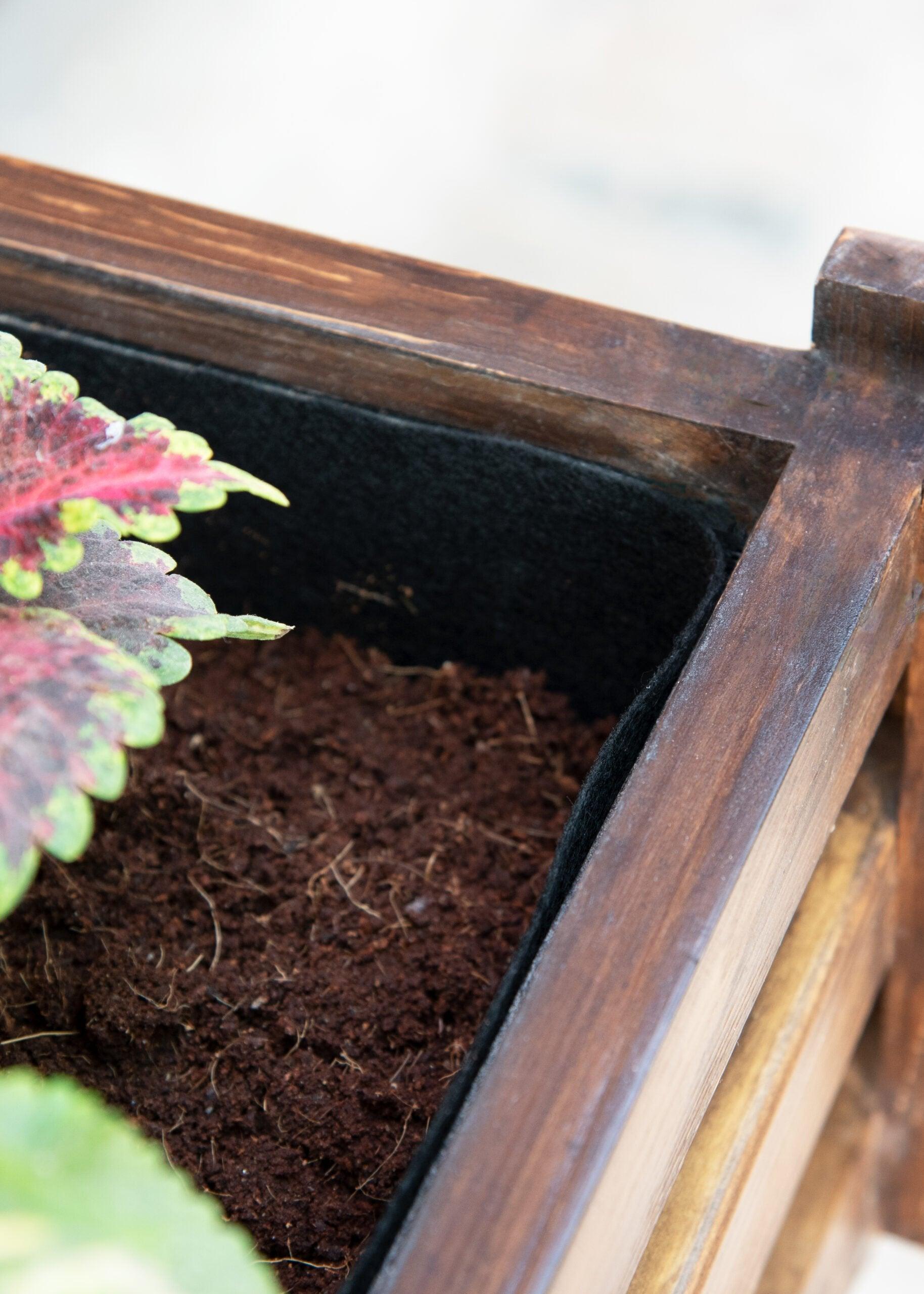 Raised Garden Table in dark finish - Hohmgrain