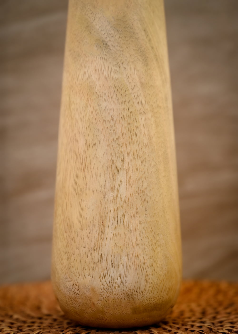 Vase in Single Wood Piece - Hohmgrain