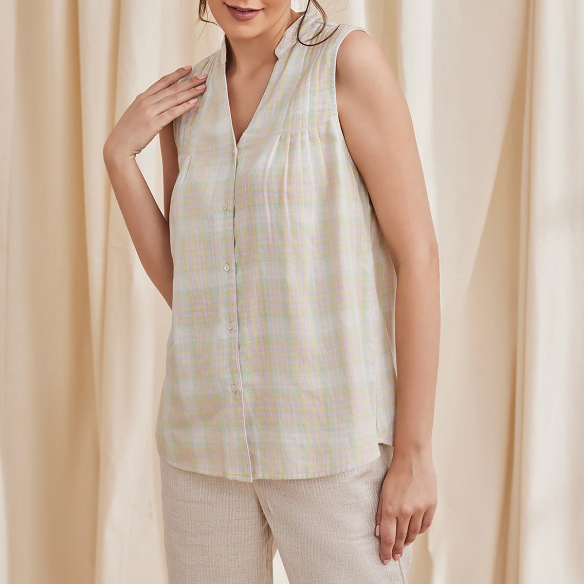 Aster - Sleeveless Organic Cotton Shirt - Pistachio