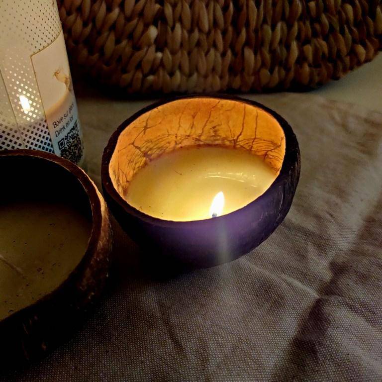 Coconut Candles - Natural coconut shell with Soy wax