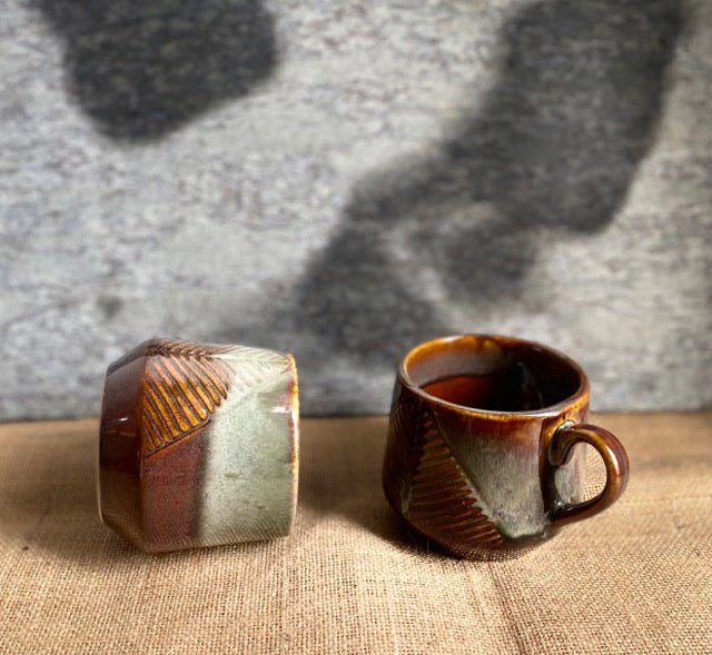 Dakkan Mugs with Leaf Detailing