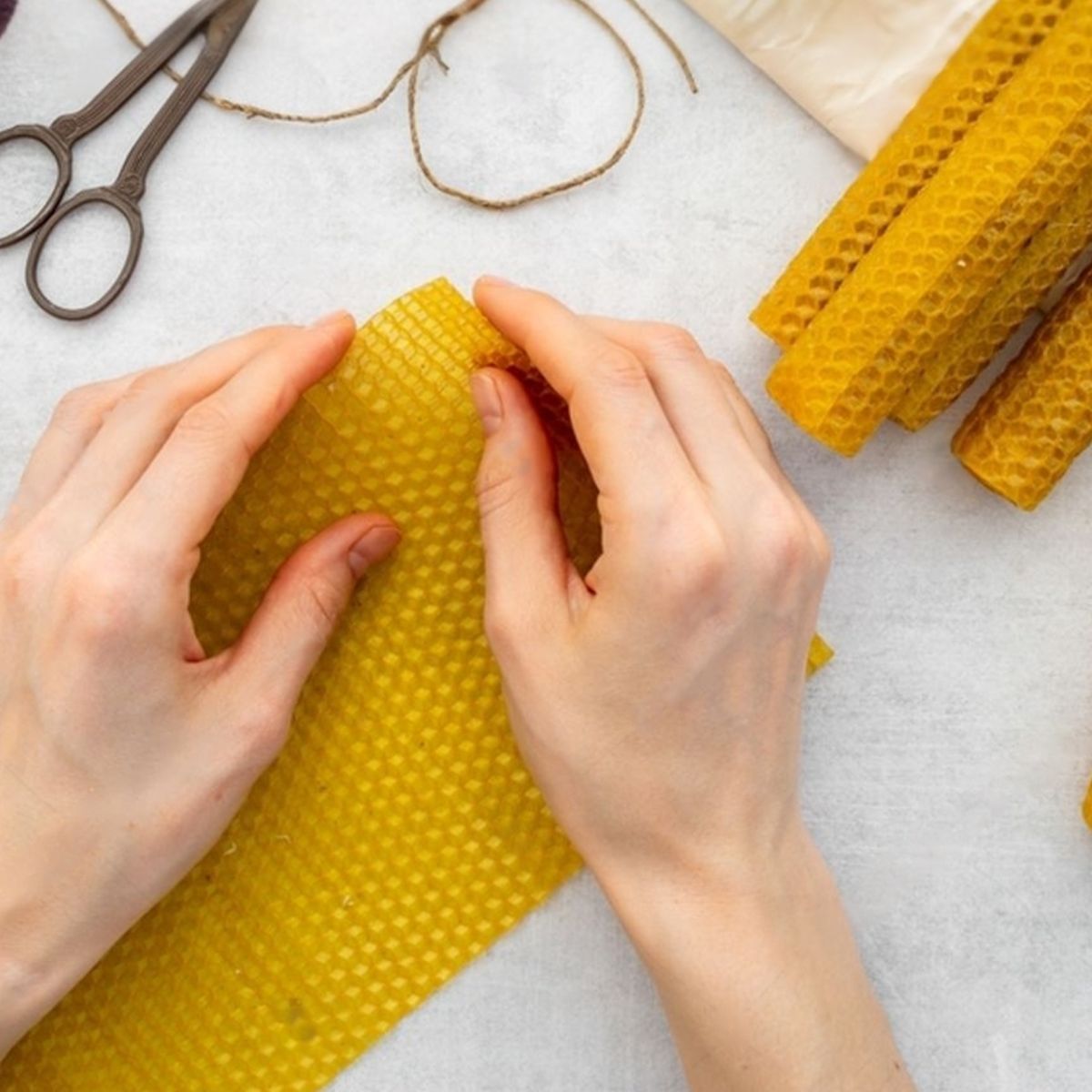 DIY Kit, Beeswax Hand Rolled Candle