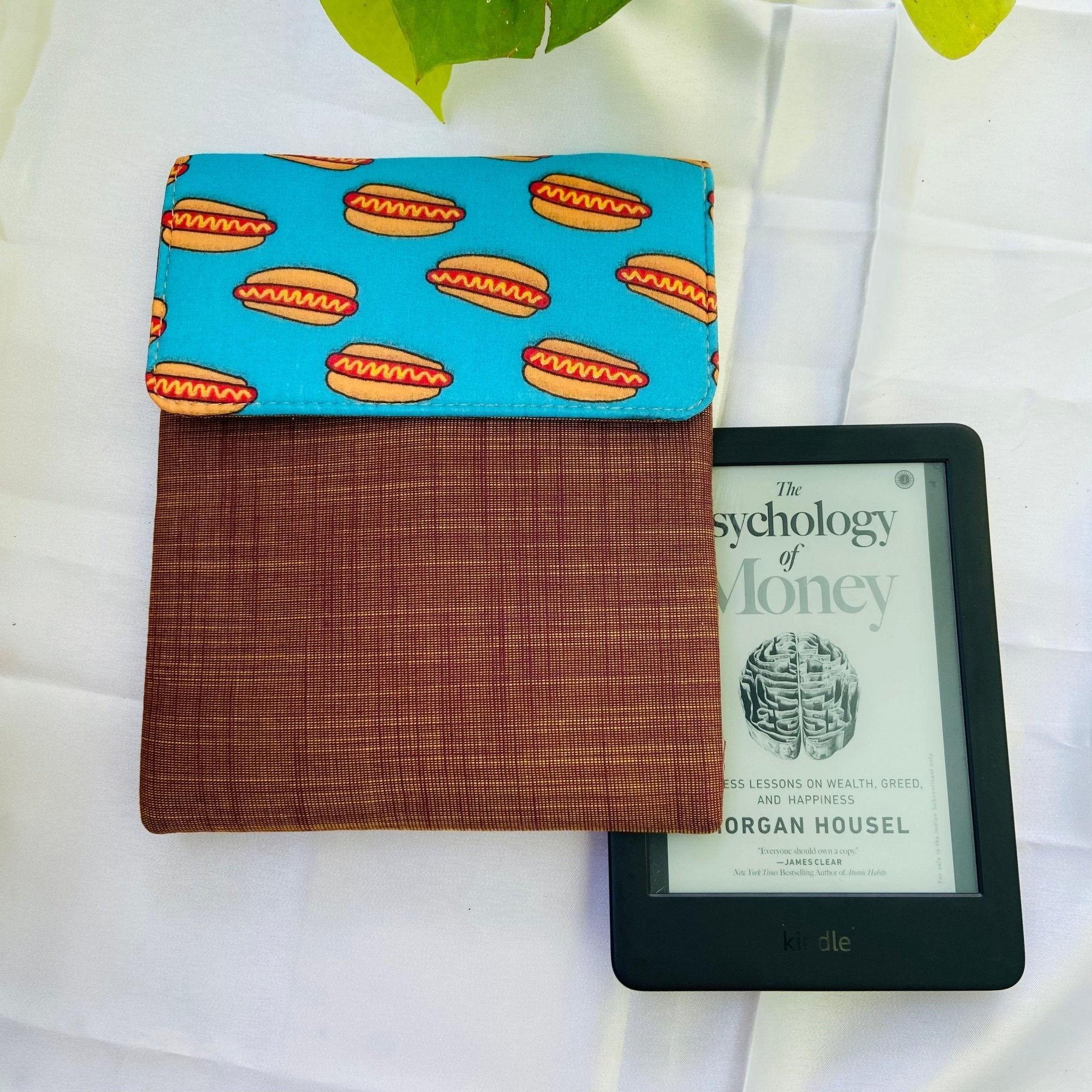 Hot Dog- Kindle Sleeve- Fits all Kindle Paperwhite Gen 1 to 11