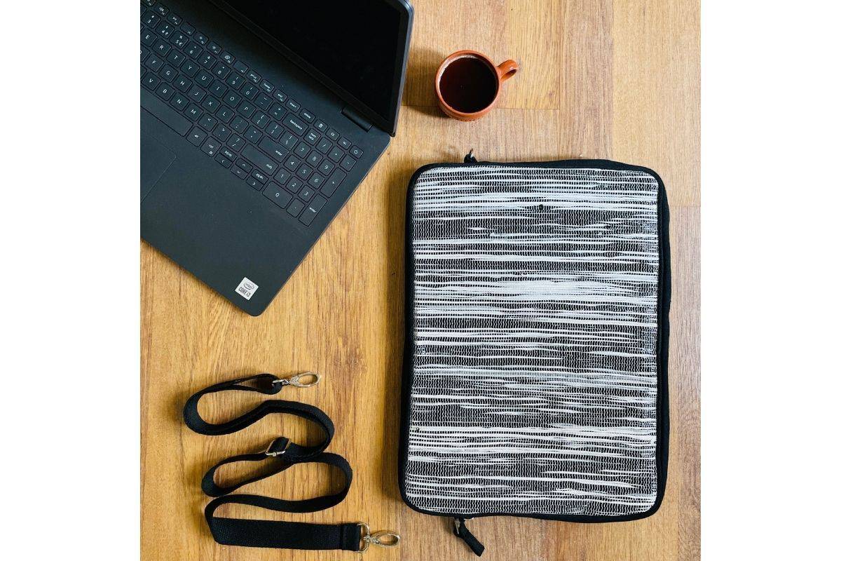 Laptop Sleeve with Belt 14"