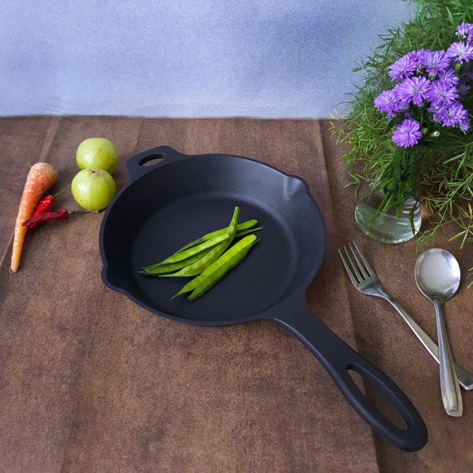 Pre-seasoned Smooth Cast Iron Skillet (Small )