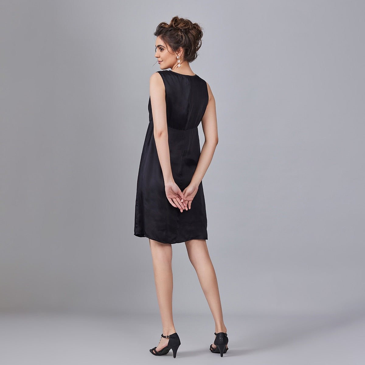 Preto - Stylish Cowl Neck Dress