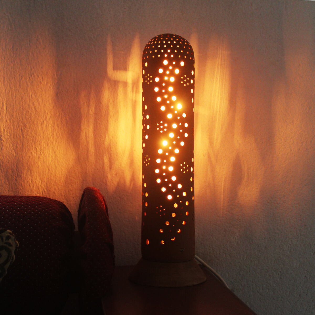 STRAW Closed Top Terracotta Table Light with Wooden Base