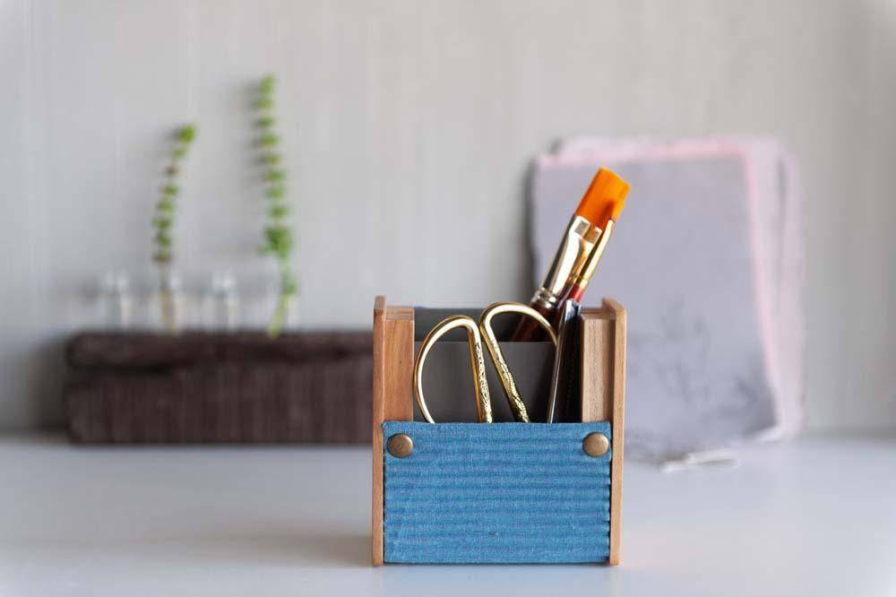 Wooden Pen Stand  with Changeable Sleeve (Solid Blue & Green Geometric Square)